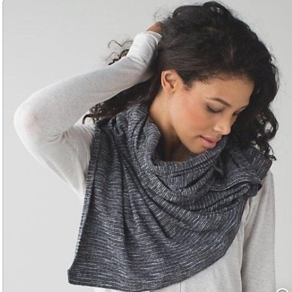 Lululemon Vinyasa Scarf